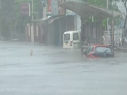 Cyclone Michaung : चेन्नई में भारी बारिश से बाढ़ जैसे हालात, 3 लोगों की मौत; IMD ने जारी की चेतावनी Cyclone Michaung : चेन्नई में भारी बारिश से बाढ़ जैसे हालात, 3 लोगों की मौत; IMD ने जारी की चेतावनी