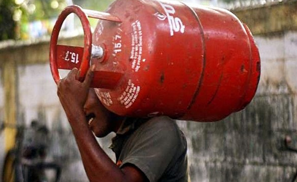 LPG Price Today: आज से GST 2.0 लागू, क्या GST में कटौती से LPG गैस सिलेंडर भी होगा सस्ता?