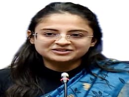 CG News : राजनांदगांव की सोनालिका रूचंदानी IRMS में चयनित, पूर्व सीएम रमन सिंह ने दी बधाई CG News : राजनांदगांव की सोनालिका रूचंदानी IRMS में चयनित, पूर्व सीएम रमन सिंह ने दी बधाई