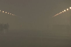110 Flights, 25 Trains Hit By Dense Fog In Delhi, Visibility Near Zero 110 Flights, 25 Trains Hit By Dense Fog In Delhi, Visibility Near Zero