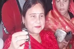 ग्वालियर नगर निगम के कर्मचारियों को नहीं मिला वेतन तो मेयर ने लौटाई कार ग्वालियर नगर निगम के कर्मचारियों को नहीं मिला वेतन तो मेयर ने लौटाई कार