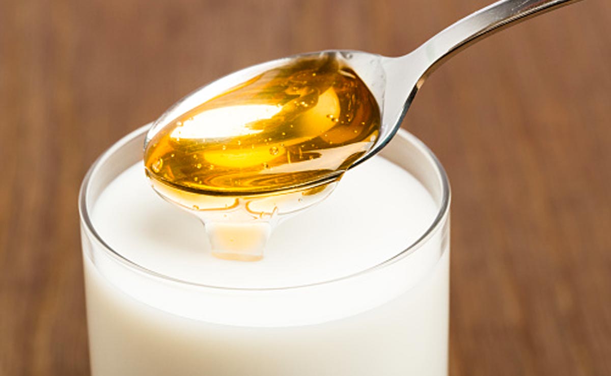 6 Reasons Why Honey-Milk Should Be A Part Of Your Winter Diet