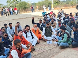 सर्वसमाज के लोगों ने किया कलेक्ट्रेट का घिराव, आरक्षक लाइन अटैच, जानें क्या है पूरा मामला?