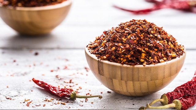 The endorphins released when consuming chilli flakes can help improve mood