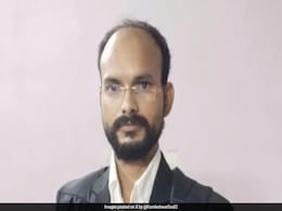 कमलेश्वर डोडियार : MP में चुनाव जीतने वाले सबसे गरीब उम्मीदवार, मिट्टी के घर में रहते हैं; कभी करते थे मजदूरी कमलेश्वर डोडियार : MP में चुनाव जीतने वाले सबसे गरीब उम्मीदवार, मिट्टी के घर में रहते हैं; कभी करते थे मजदूरी