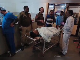 मंदिर की मटकी से पानी पीने पर दलित युवक पर पुजारी ने कुल्हाड़ी से किया हमला, हालत गंभीर मंदिर की मटकी से पानी पीने पर दलित युवक पर पुजारी ने कुल्हाड़ी से किया हमला, हालत गंभीर