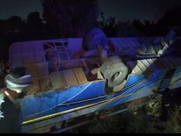 MP News  : बड़वानी में मजदूरों से भरी बस पलटी, एक दर्जन से ज्यादा लोग घायल, CM ने जताया दुख MP News  : बड़वानी में मजदूरों से भरी बस पलटी, एक दर्जन से ज्यादा लोग घायल, CM ने जताया दुख