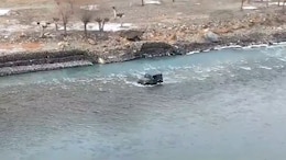 Video: Tourist Drives Mahindra Thar SUV Through River To Beat Himachal Traffic Jam
