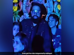 हिंसा के लिए बिग बॉस 17 से बाहर हुए कंटेस्टेंट का गाजे बाजे के साथ वाइफ ने किया स्वागत, लोग बोले- जंग जीत ली... हिंसा के लिए बिग बॉस 17 से बाहर हुए कंटेस्टेंट का गाजे बाजे के साथ वाइफ ने किया स्वागत, लोग बोले- जंग जीत ली...