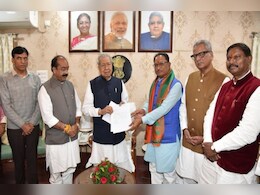 CG News: विष्णु देव साय ने राज्यपाल के सामने पेश किया सरकार बनाने का दावा, शपथ ग्रहण समारोह की तारीख का इंतजार