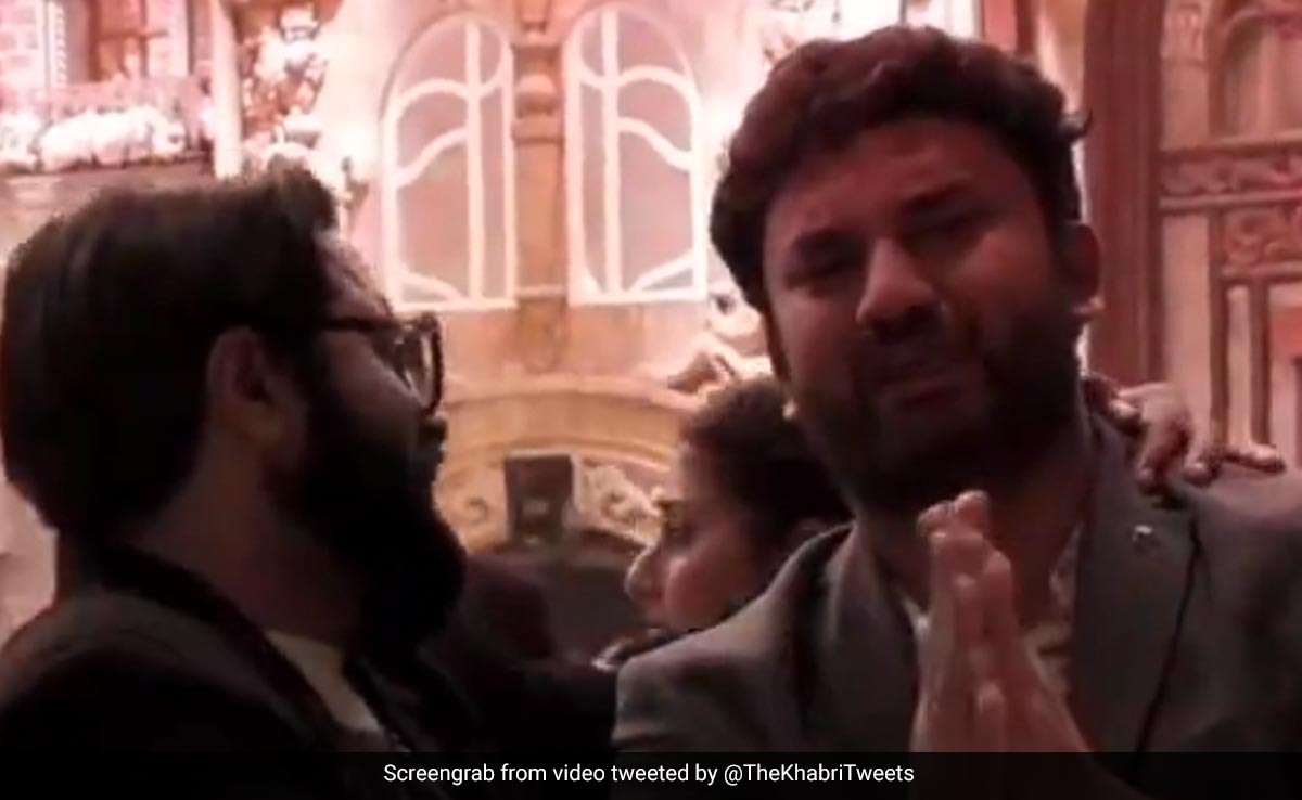 बिग बॉस 17 से तहलका के इविक्शन पर अरुण माशेट्टी के साथ खूब रोए अभिषेक कुमार, जोड़े हाथ तो लोग बोले- अच्छा एक्टर है