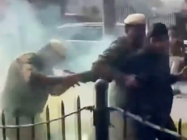 न्यूज@8: संसद की सुरक्षा में सेंध...7 दिन की पुलिस कस्टडी में भेजे गए 4 आरोपी