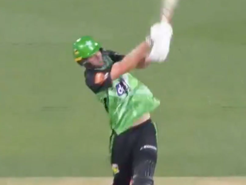 Watch: Mammoth 108m Six Lights Up Big Bash League Ahead of New Year