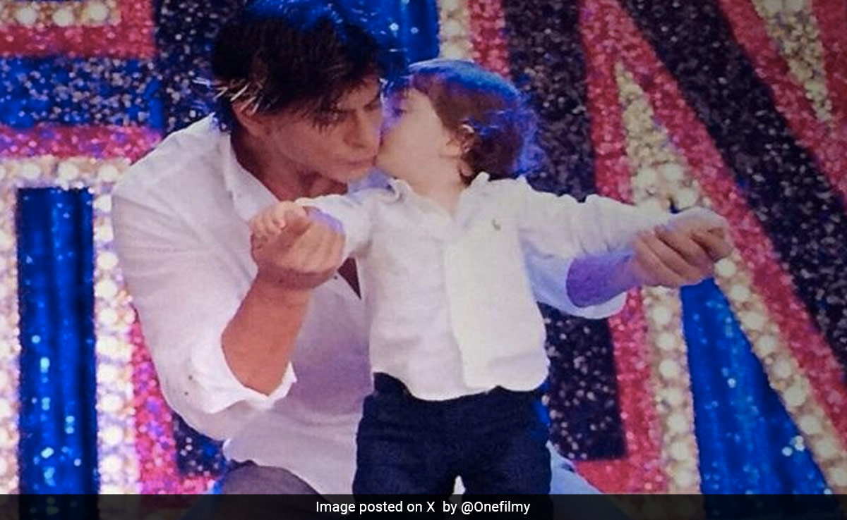 <i>Dunki</i> Actor Vikram Kochhar Was Once Served Cake By Shah Rukh Khan's Son AbRam At Mannat