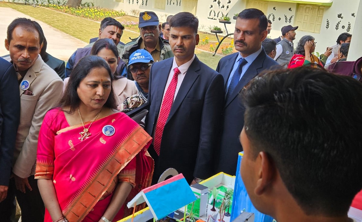 मध्यप्रदेश: ACC हायर सेकेंडरी स्कूल का शताब्दी समारोह, कार्यक्रम में शामिल हुईं अदाणी फाउंडेशन की चेयरपर्सन डॉ. प्रीति अदाणी