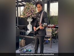 अरबाज खान की शादी में बेटे अरहान खान ने दी थी गिटार परफॉर्मेंस, सामने आया वीडियो, फैंस बोले- माशाअल्लाह अरबाज खान की शादी में बेटे अरहान खान ने दी थी गिटार परफॉर्मेंस, सामने आया वीडियो, फैंस बोले- माशाअल्लाह