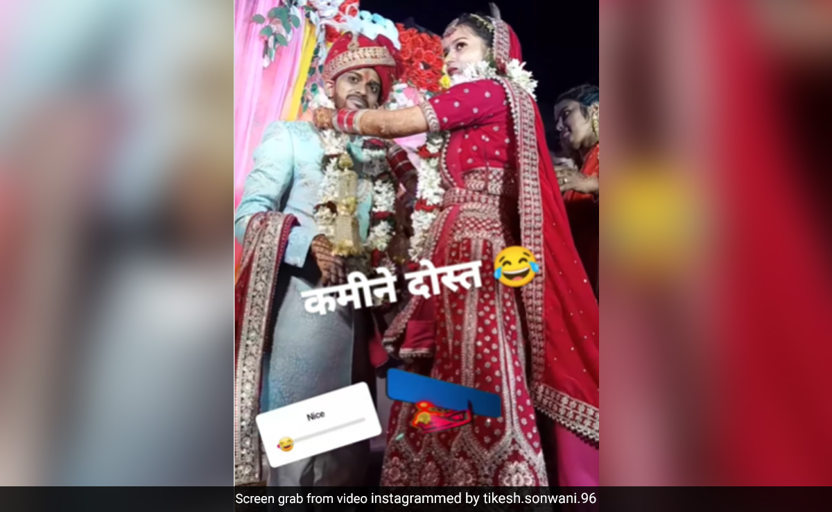 वरमाला पर दोस्तों ने लगाएं ऐसे नारे वायरल हो गया वीडियो, रखी ऐसी खतरनाक मांग, लोग बोले- दोस्त हैं या दुशमन