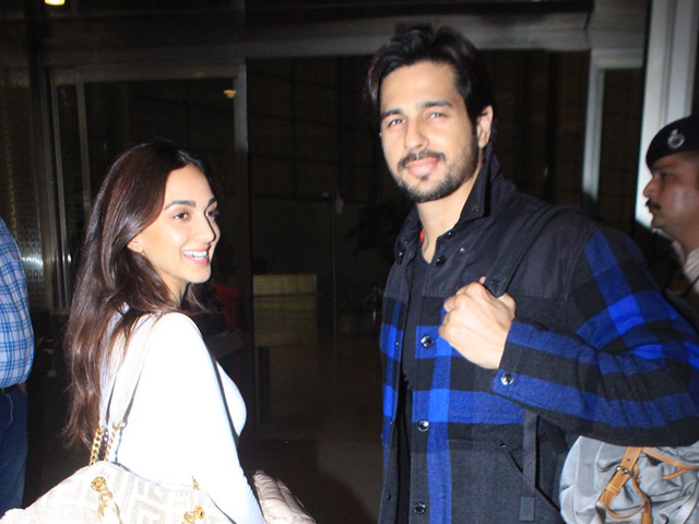 Smile, Pose, Repeat: Kiara-Sidharth Know The Drill