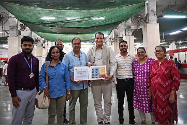 फिल्म हैरिटेज फाउंडेशन की 10वीं वर्षगांठ पर जारी किया विशेष टिकट फिल्म हैरिटेज फाउंडेशन की 10वीं वर्षगांठ पर जारी किया विशेष टिकट