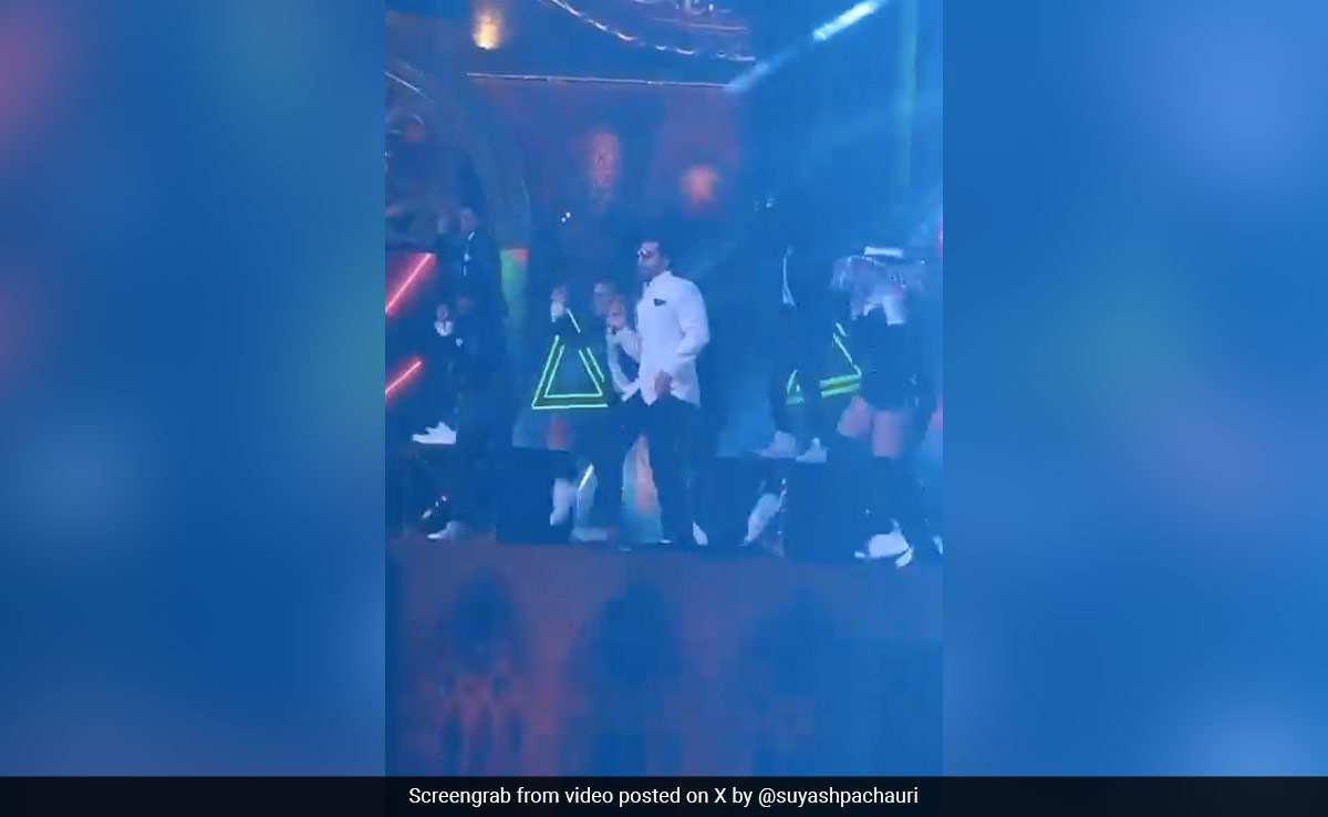 Viral: Ranbir Kapoor Set The Stage Ablaze At An Event Like This