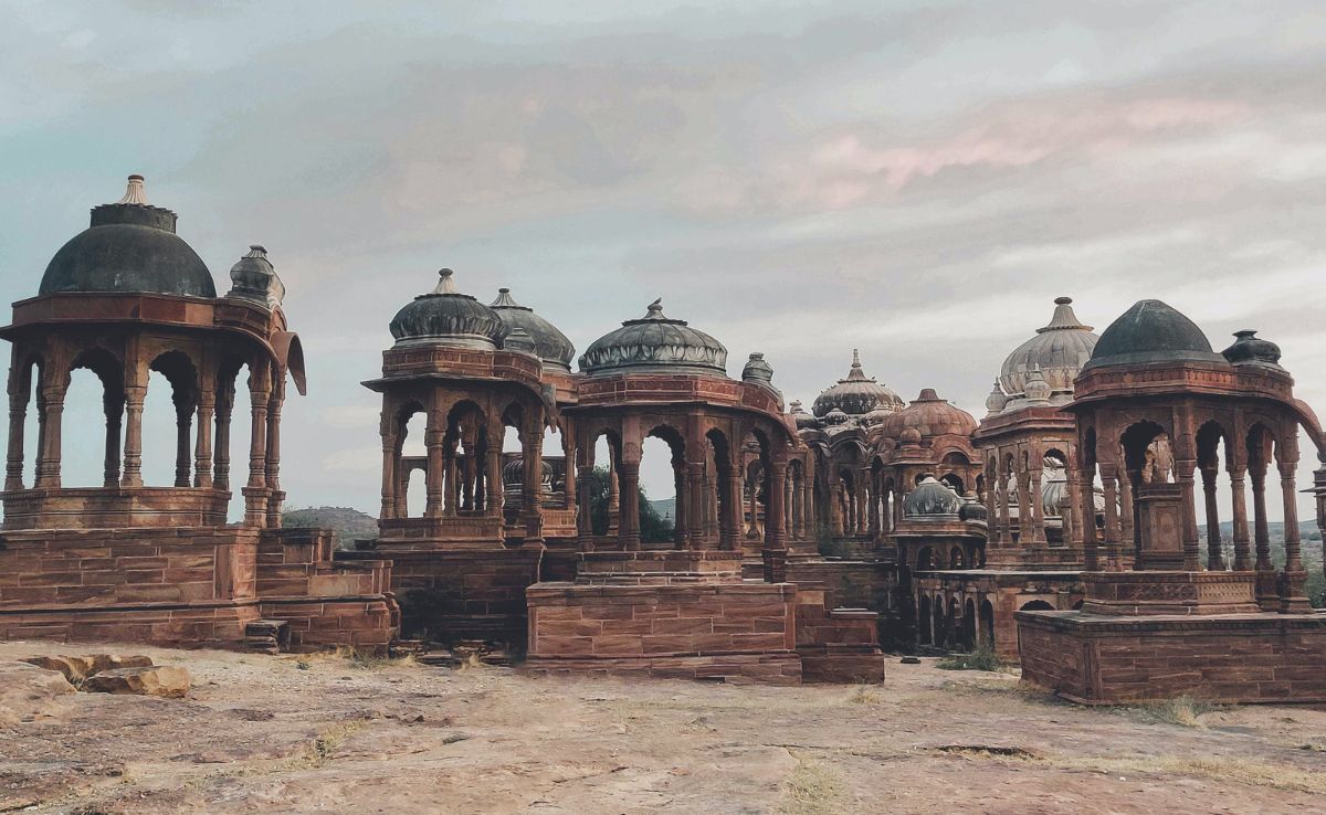 Parliament Panel Suggests Changes In Law To Tackle Monument Encroachment