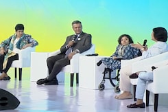 दिव्यांग बच्चों का पालन-पोषण : चुनौतीपूर्ण और कभी ख़त्म न होने वाला सफर दिव्यांग बच्चों का पालन-पोषण : चुनौतीपूर्ण और कभी ख़त्म न होने वाला सफर