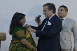 अदिति माहेश्वरी को फ्रांस का महत्वपूर्ण सम्मान नाइट ऑफ द ऑर्डर से नवाजा गया अदिति माहेश्वरी को फ्रांस का महत्वपूर्ण सम्मान नाइट ऑफ द ऑर्डर से नवाजा गया