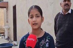 Sukhdev Gogamedi Murder News: गोगामेड़ी की बेटी उर्वशी ने कहा, 'पापा को दिया वचन निभाऊंगी' Sukhdev Gogamedi Murder News: गोगामेड़ी की बेटी उर्वशी ने कहा, 'पापा को दिया वचन निभाऊंगी'