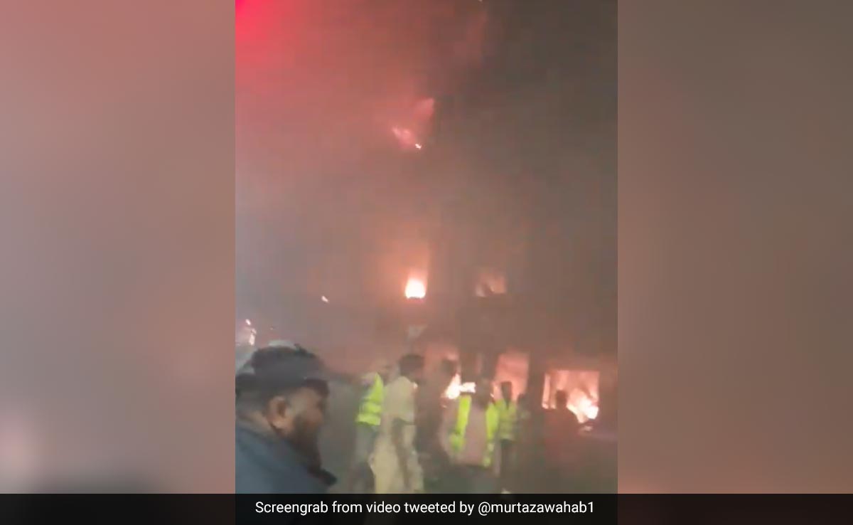 3 Killed After Fire Breaks Out At Mall In Karachi: Report