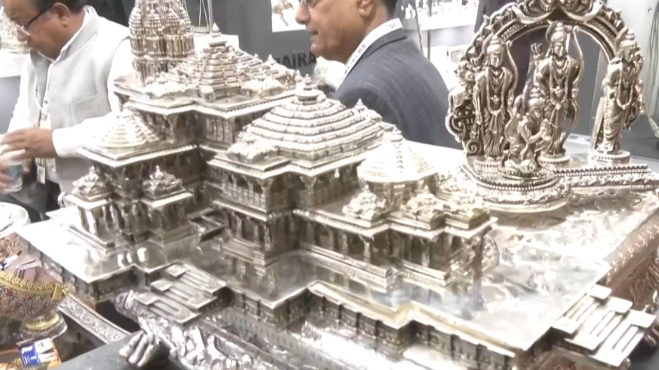 Rajasthan News: जयपुर के इस ज्वैलरी शो में दिखी राम मंदिर की झलक