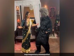 जब भोजपुरी क्वीन रानी चैटर्जी ने गोरिल्ला संग किया डिस्को डांस, लोग बोले- टाटावली ने तो कर दिया कमाल जब भोजपुरी क्वीन रानी चैटर्जी ने गोरिल्ला संग किया डिस्को डांस, लोग बोले- टाटावली ने तो कर दिया कमाल