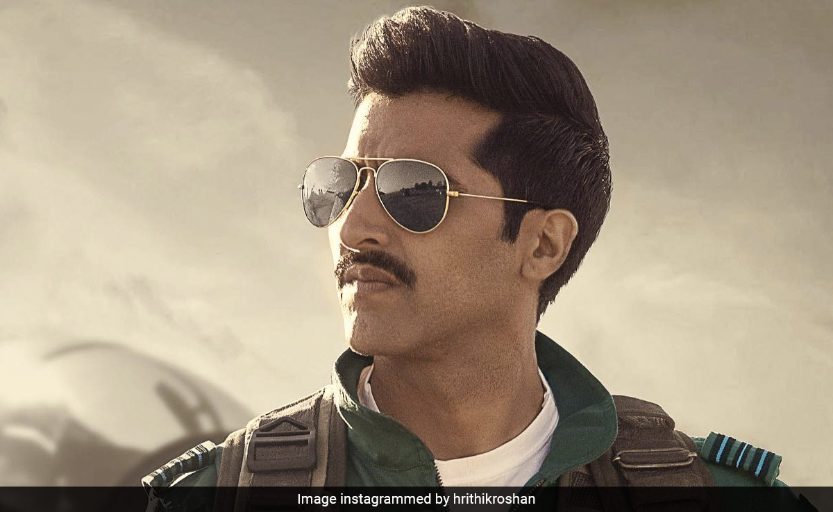 <i>Fighter</i> New Poster: Presenting Akshay Oberoi As Squadron Leader Basheer Khan