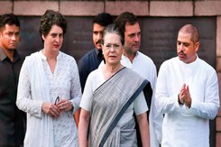 क्या बीजेपी के राज में गांधी नाम की सभी योजनाएं हो जाएंगी बंद ? क्या बीजेपी के राज में गांधी नाम की सभी योजनाएं हो जाएंगी बंद ?