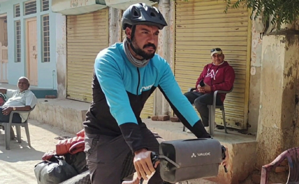 साइकिल से राजस्थान के मंडावा पहुंचा इटालियन युवक,  200 दिन में तय किया 11,500 KM लंबा सफर