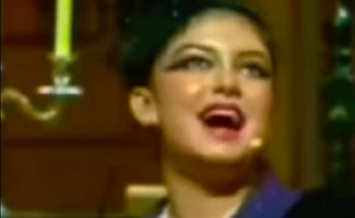 Bollywood News : एनुअल फंक्शन में परफॉर्म करती नजर आयीं आराध्या, लोगों ने कही यह बात