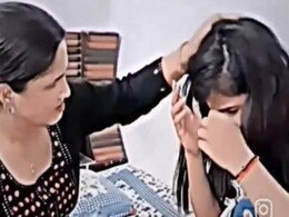 बॉयफ्रेंड से हो रही थी छुप-छुप कर बातें, मम्मी ने पकड़ ली, लोग बोले- इनका तो ‘मोये मोये’ हो गया बॉयफ्रेंड से हो रही थी छुप-छुप कर बातें, मम्मी ने पकड़ ली, लोग बोले- इनका तो ‘मोये मोये’ हो गया