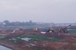 Chhattisgarh Arpa River: क्यों विलुप्त होने की कगार पर है बिलासपुर की अरपा नदी? Chhattisgarh Arpa River: क्यों विलुप्त होने की कगार पर है बिलासपुर की अरपा नदी?
