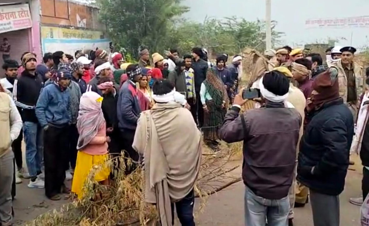 Rajasthan: दौसा में देर रात हमलावरों ने परिवार पर किया हमला, एक महिला की मौत, परिजनों ने जाम की सड़कें