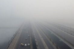 Red Alert For Dense Fog In Delhi, Nearby States: Visibility Improves Red Alert For Dense Fog In Delhi, Nearby States: Visibility Improves
