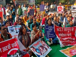 लाखों सपनों के टूटने, सालों के संघर्ष की कहानी : क्या अब मिलेगा घर...? लाखों सपनों के टूटने, सालों के संघर्ष की कहानी : क्या अब मिलेगा घर...?