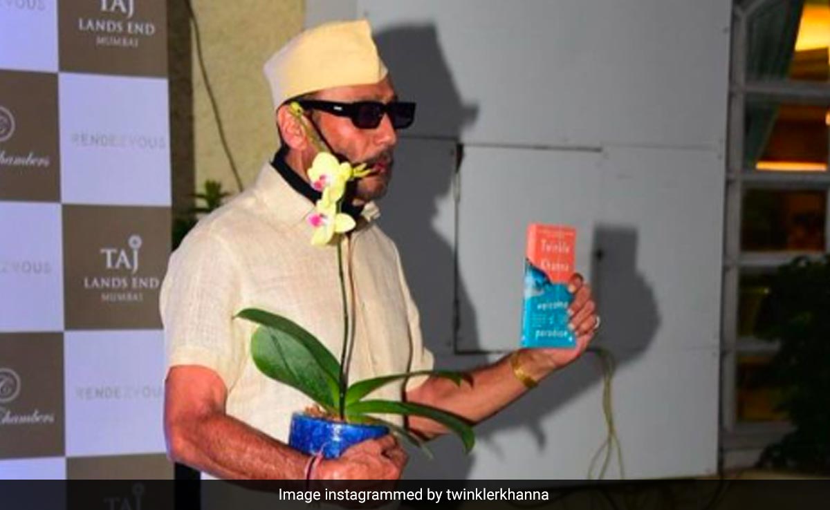 Twinkle Khanna recalls Jackie Shroff's reaction on her book launch invitation, calls him, "coolest guy"