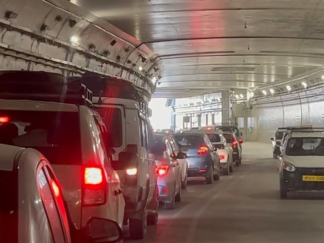 Massive Jam At Himachal's Atal Tunnel, 28,000 Cars Cross In A Day