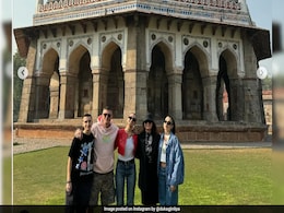 Pop Singer Dua Lipa Visits Delhi Gurudwara, Humayun Tomb, Shares Pics Pop Singer Dua Lipa Visits Delhi Gurudwara, Humayun Tomb, Shares Pics