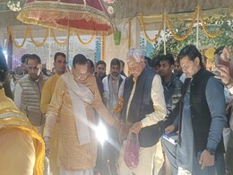 Kirodi Lal Meena: कैबिनेट मंत्री बनने के बाद किरोड़ी लाल मीणा माथा टेकने पहुंचे मेहंदीपुर बालाजी, विभाग बंटवारे को लेकर कहा... Kirodi Lal Meena: कैबिनेट मंत्री बनने के बाद किरोड़ी लाल मीणा माथा टेकने पहुंचे मेहंदीपुर बालाजी, विभाग बंटवारे को लेकर कहा...