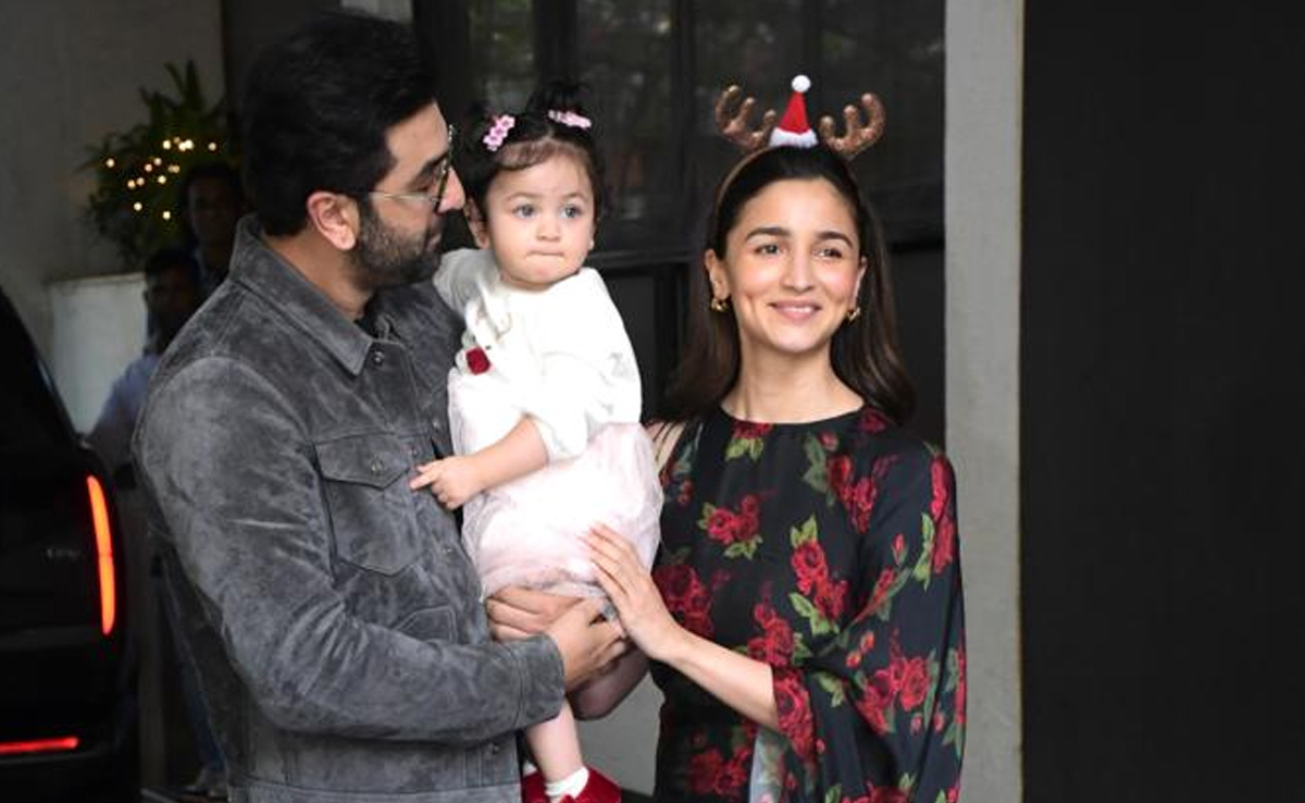 Watch: Alia Bhatt-Ranbir Kapoor Reveal Daughter Raha's  Face To The World On Christmas
