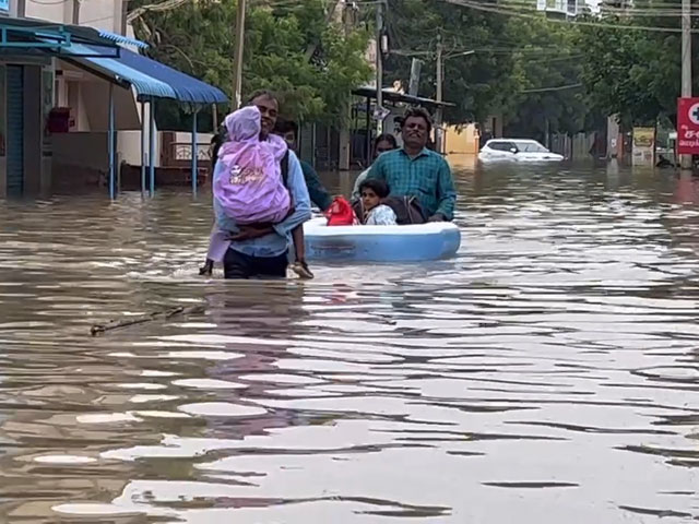 तमिलनाडु सरकार ने बाढ़ राहत कार्यों पर राज्यपाल की समीक्षा बैठक का किया बहिष्कार