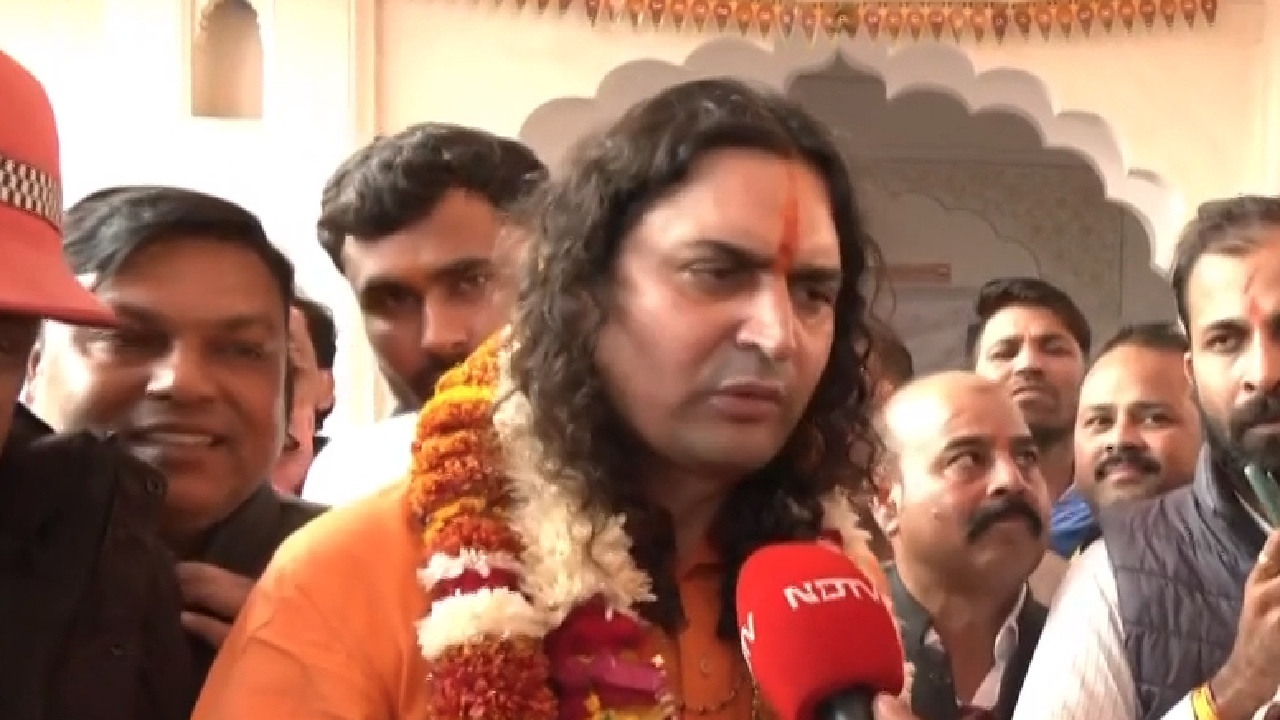 Rajasthan Election: एक्शन मोड में बालमुकुंद आचार्य अवैध मीट की दुकानें बंद करने के दिए निर्देश