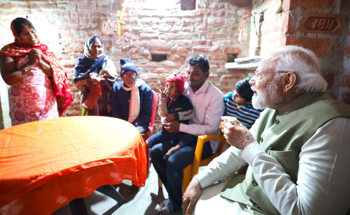 On Ayodhya Visit, PM's Detour For Tea At Welfare Scheme Beneficiary's Home