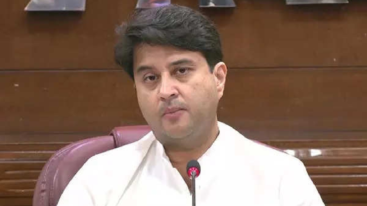 MP Election Result:रुझानों में बहुमत के बाद सिंधिया ने कांग्रेस पर कही ये बात