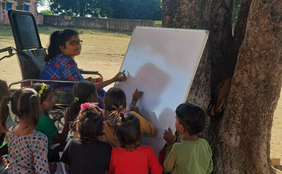 Success Story: 70 फीसदी दिव्यांग रांची ने रचा इतिहास, शिक्षक बन नौनिहालों का संवार रहीं हैं भविष्य